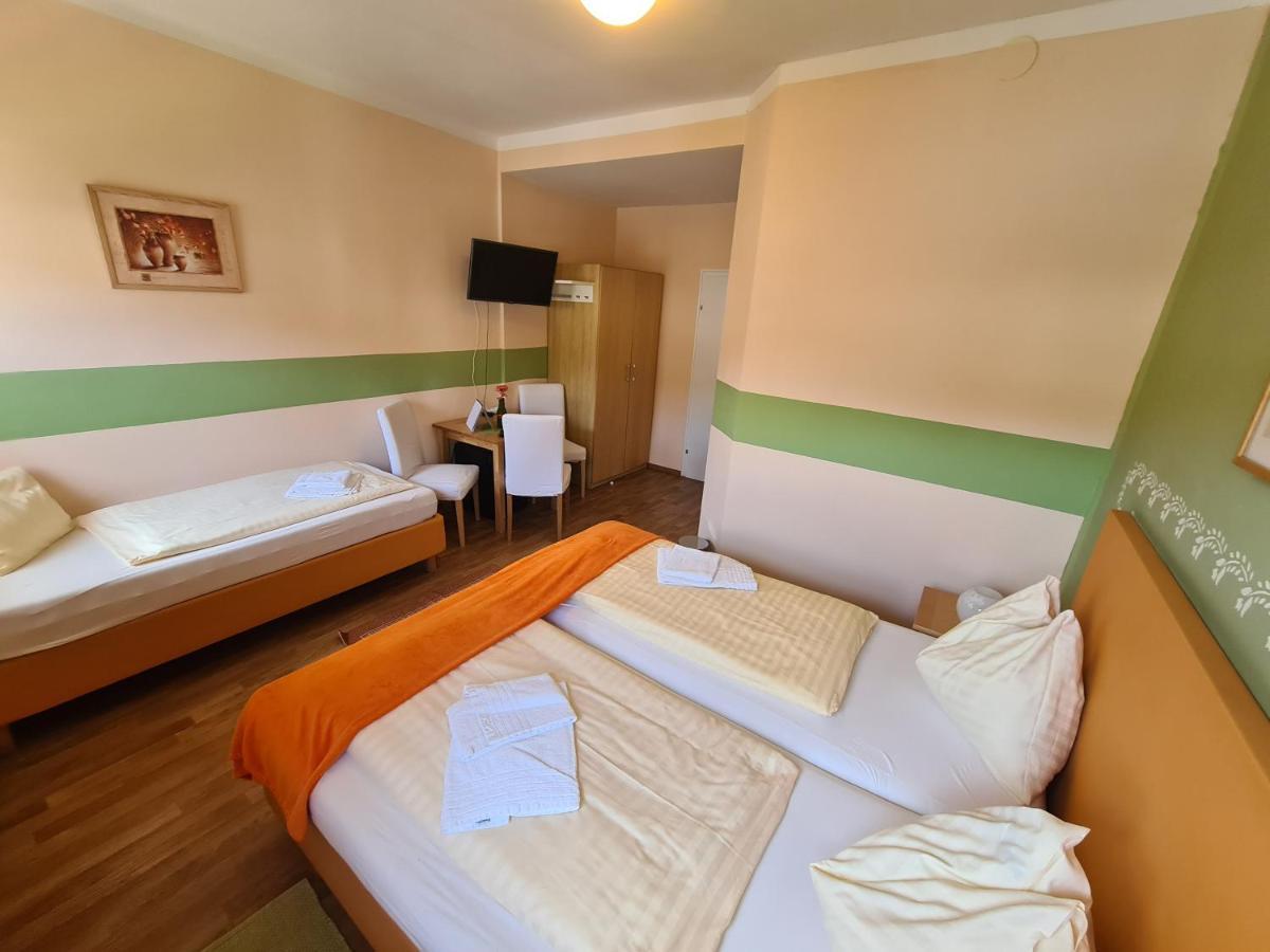 Pension Goeschlberger Мондзее Экстерьер фото