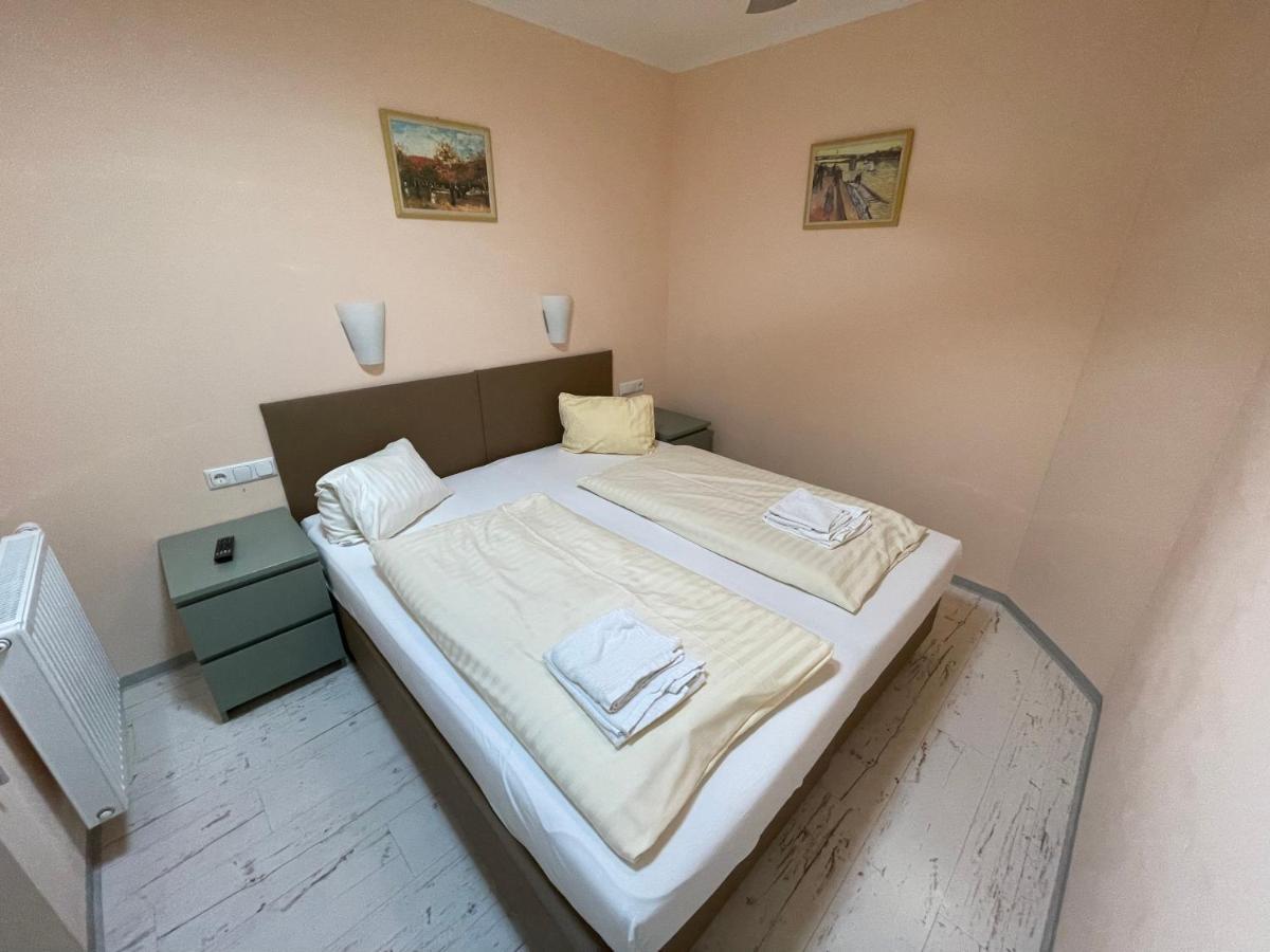 Pension Goeschlberger Мондзее Экстерьер фото