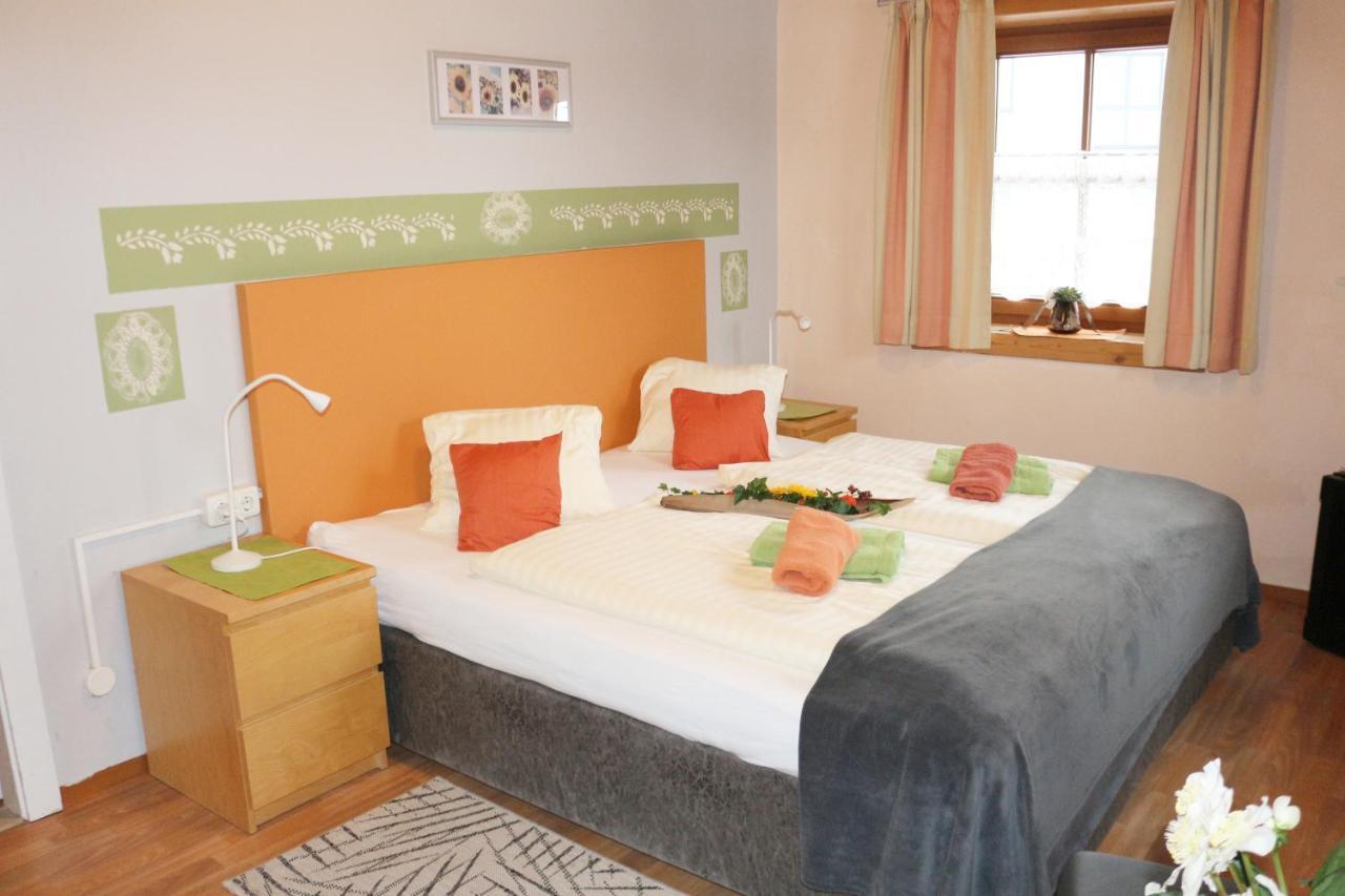 Pension Goeschlberger Мондзее Экстерьер фото