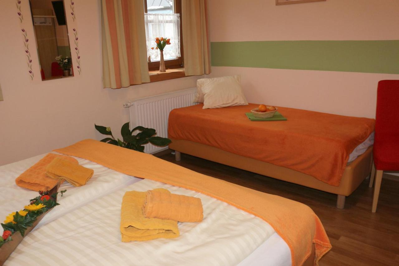 Pension Goeschlberger Мондзее Экстерьер фото